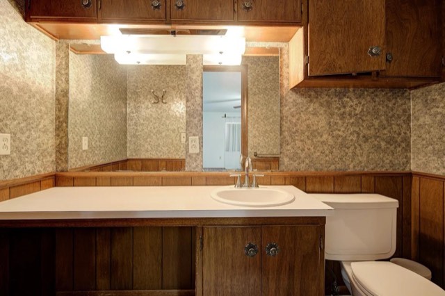 Bathroom: Two-Prong Outlet, Toilet Clearance Issue: photo the finding was judged from