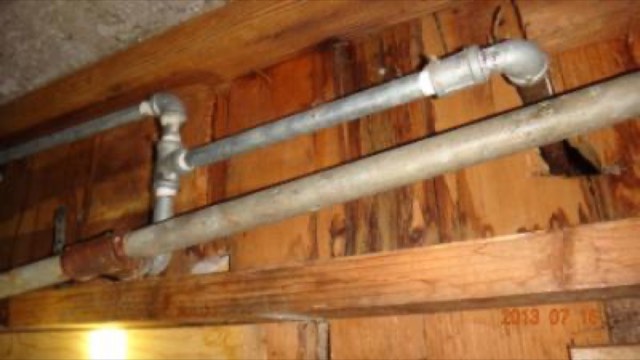 Basement: Galvanized Steel Water Supply Lines and Corrosion Detected: photo the finding was judged from